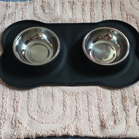 Other - Stainless Steel Pet Bowls with Black Mat
